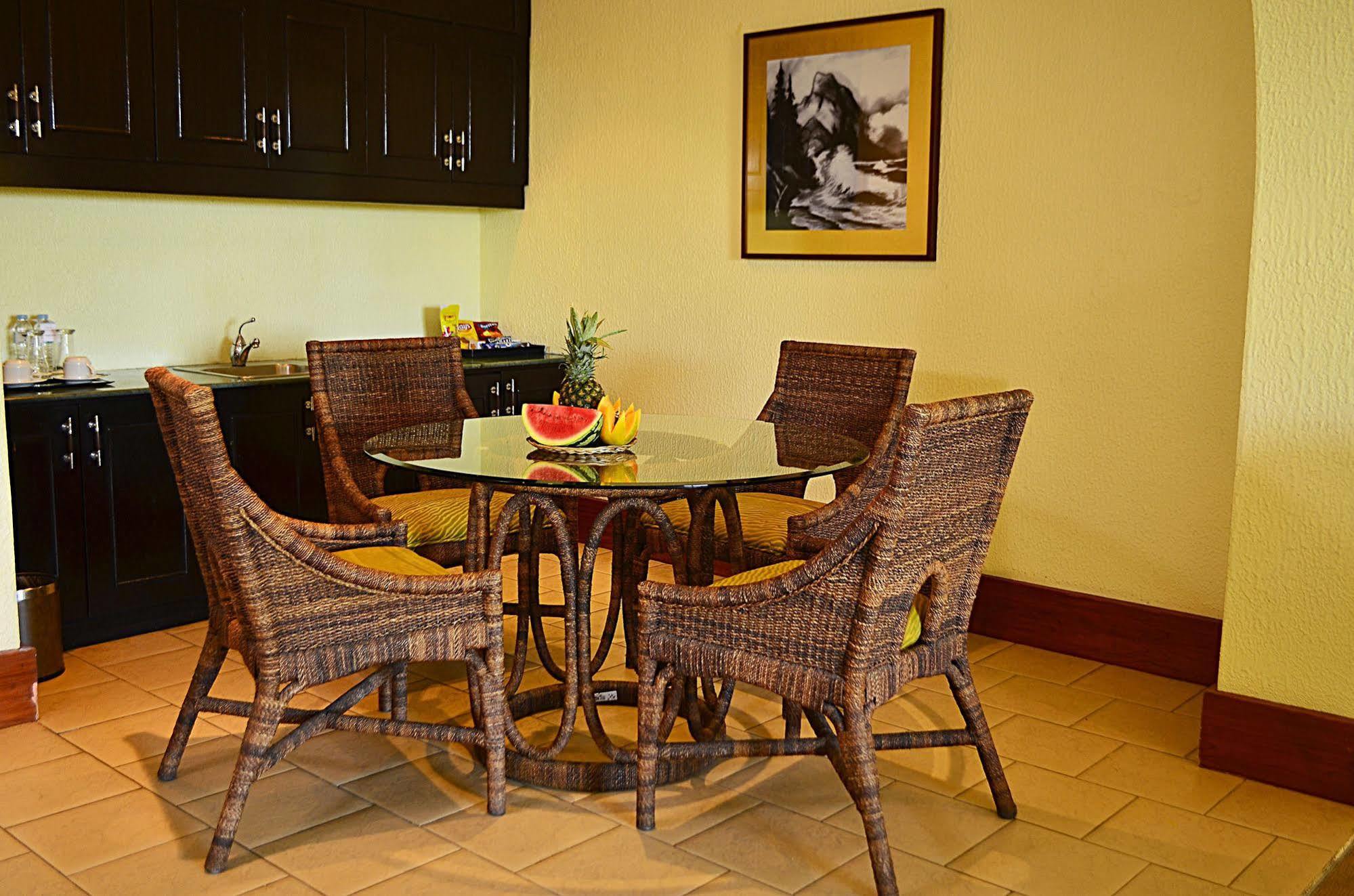 Binangonan Thunderbird Resorts - Rizal מראה חיצוני תמונה
