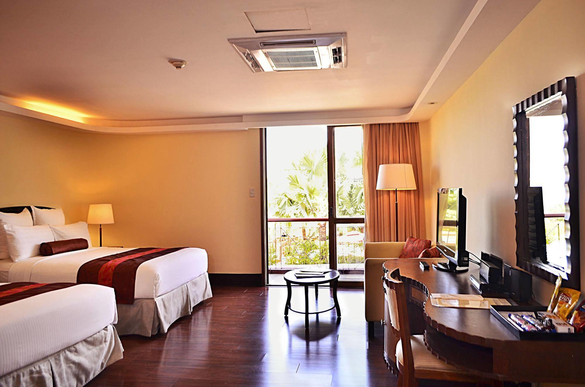 Binangonan Thunderbird Resorts - Rizal מראה חיצוני תמונה